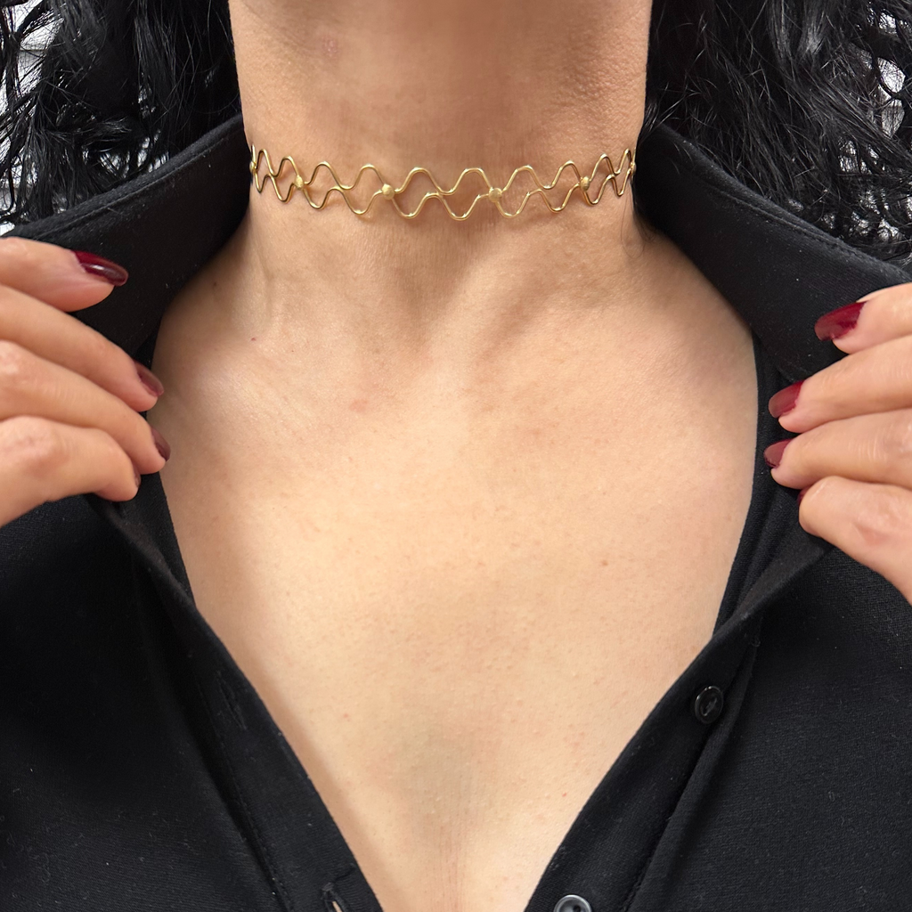 Vintage Italian Solid 18K Gold Zig-Zag Choker Necklace + Montreal Estate Jewelers