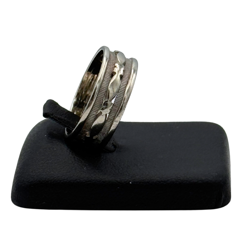 Vintage 14k White Gold Patterned Band 