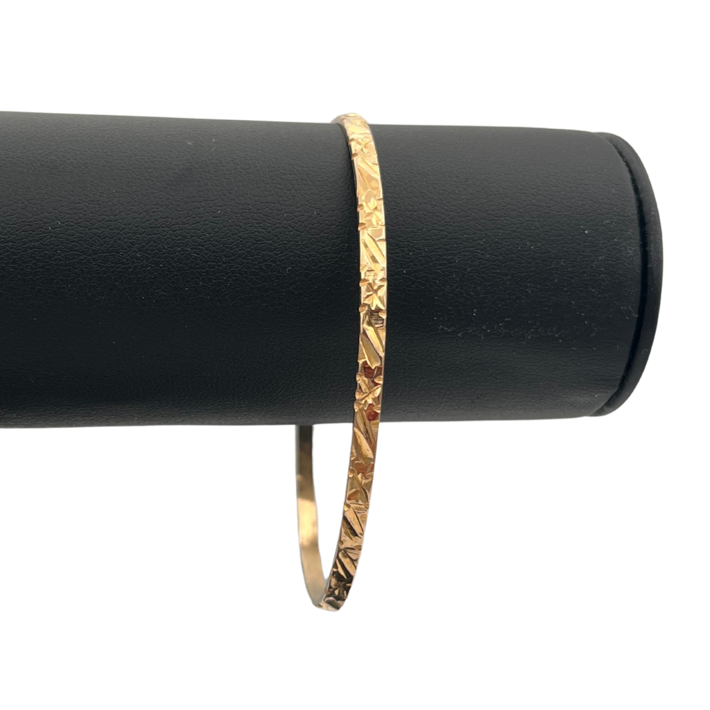 Vintage 18k solid gold Bangle with hand engraved motif - 1