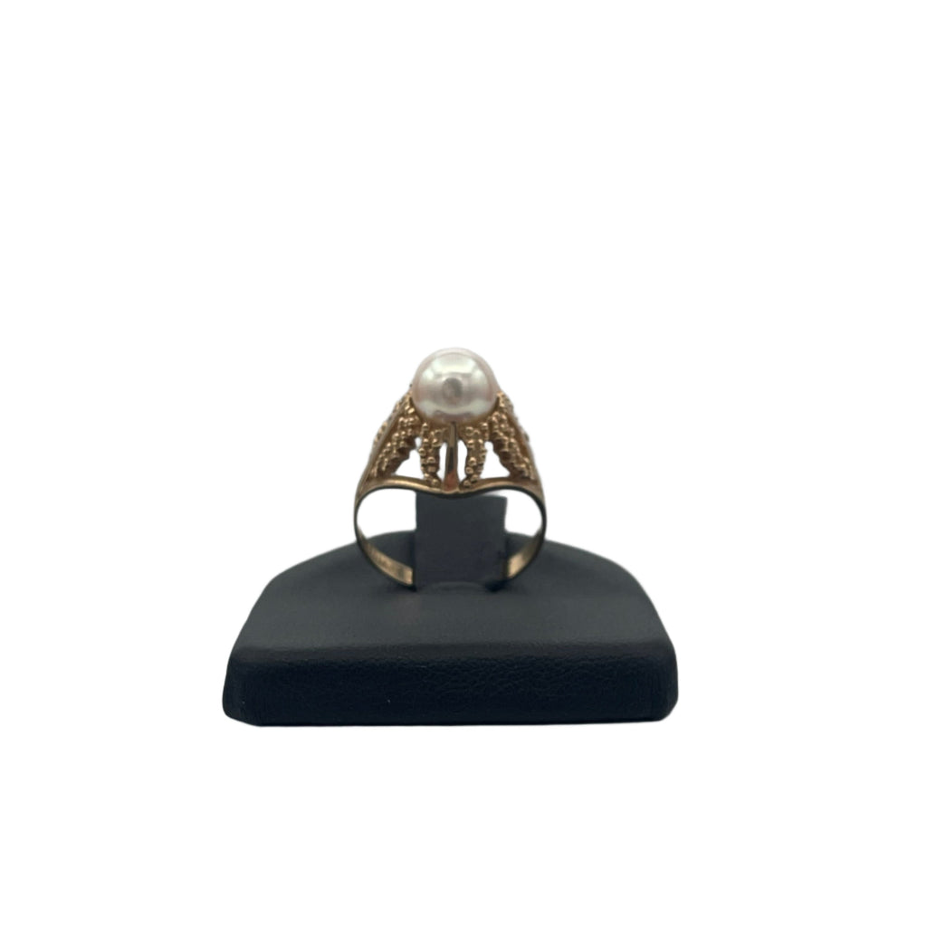 Lovely vintage Akoya pearl set in a 14K gold pearl dome.