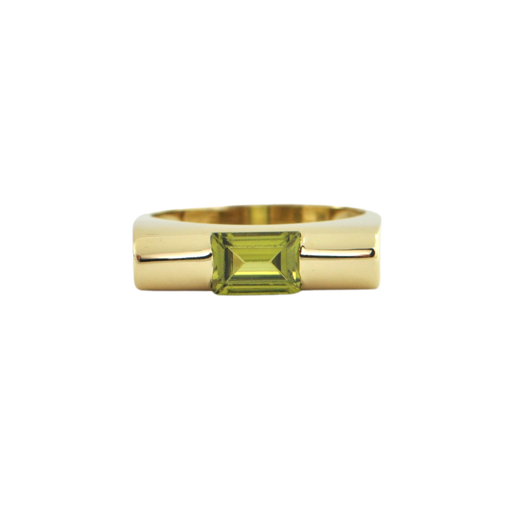 Vintage 18K Yellow Gold Peridot Bar Ring  + Montreal Estate Jewelers